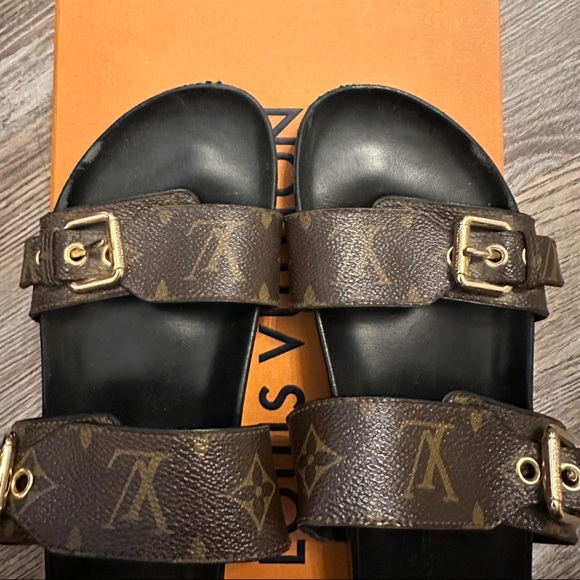 Louis Vuitton sandals - Picture 2 of 5